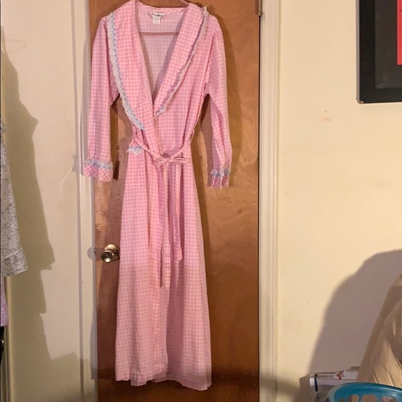 Apostrophe Other - Women’s Bath Robe Size Medium